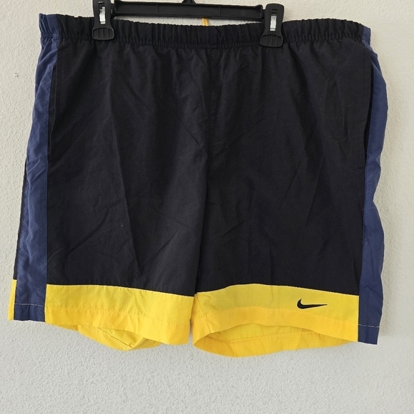 VINTAGE NIKE GREY TAG BLACK 3 POCKET SWIM TRUNKS Y2K MESH LINED DRAW - Picture 2 of 11